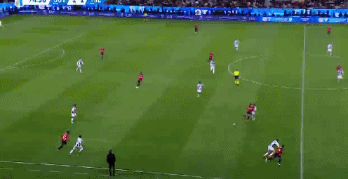 普利希奇点射+穆萨造乌龙 AC米兰2-1逆转尤文挺进意大利杯决赛