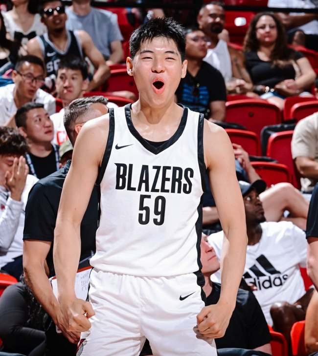 夏季联赛 崔永熙10分钟3分 榜眼萨尔15中0吞蛋