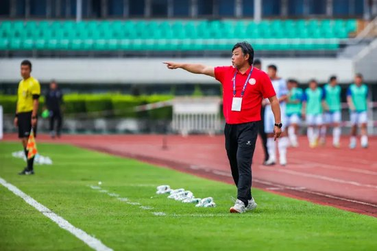 中甲保级区双换帅：前田浩二接手广西垫底队 王宏伟回归佛山
