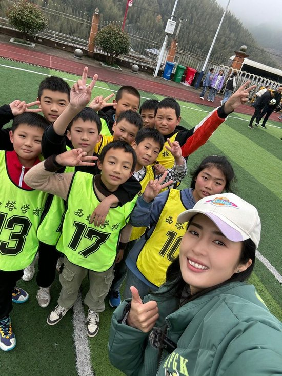 赵丽娜退役两年交出答卷：完成50所小学公益目标，直播创业亏损关停后坦言“重生”