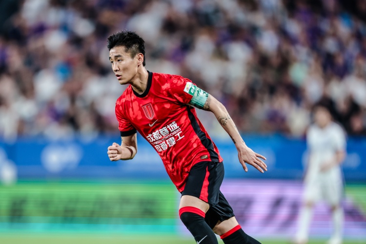 中超半程本土TOP10:韦世豪MVP,张玉宁7球领跑射手榜