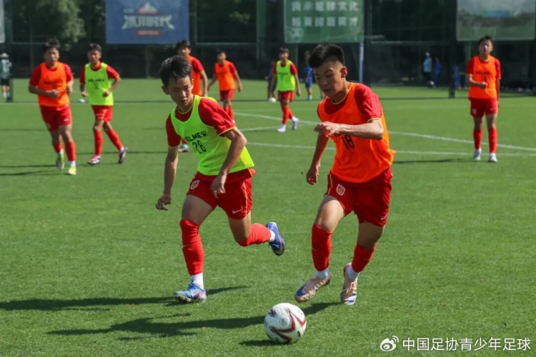 中国足协2012年龄段精英强化营成都开营 40人名单+科学评测启动 中国足协2012年龄段精英强化营成都开营 40人名单+科学评测启动