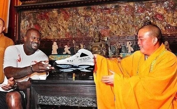 十年长约,库里签约李宁:中国品牌终获NBA顶级巨星 十年长约,库里签约李宁:中国品牌终获NBA顶级巨星